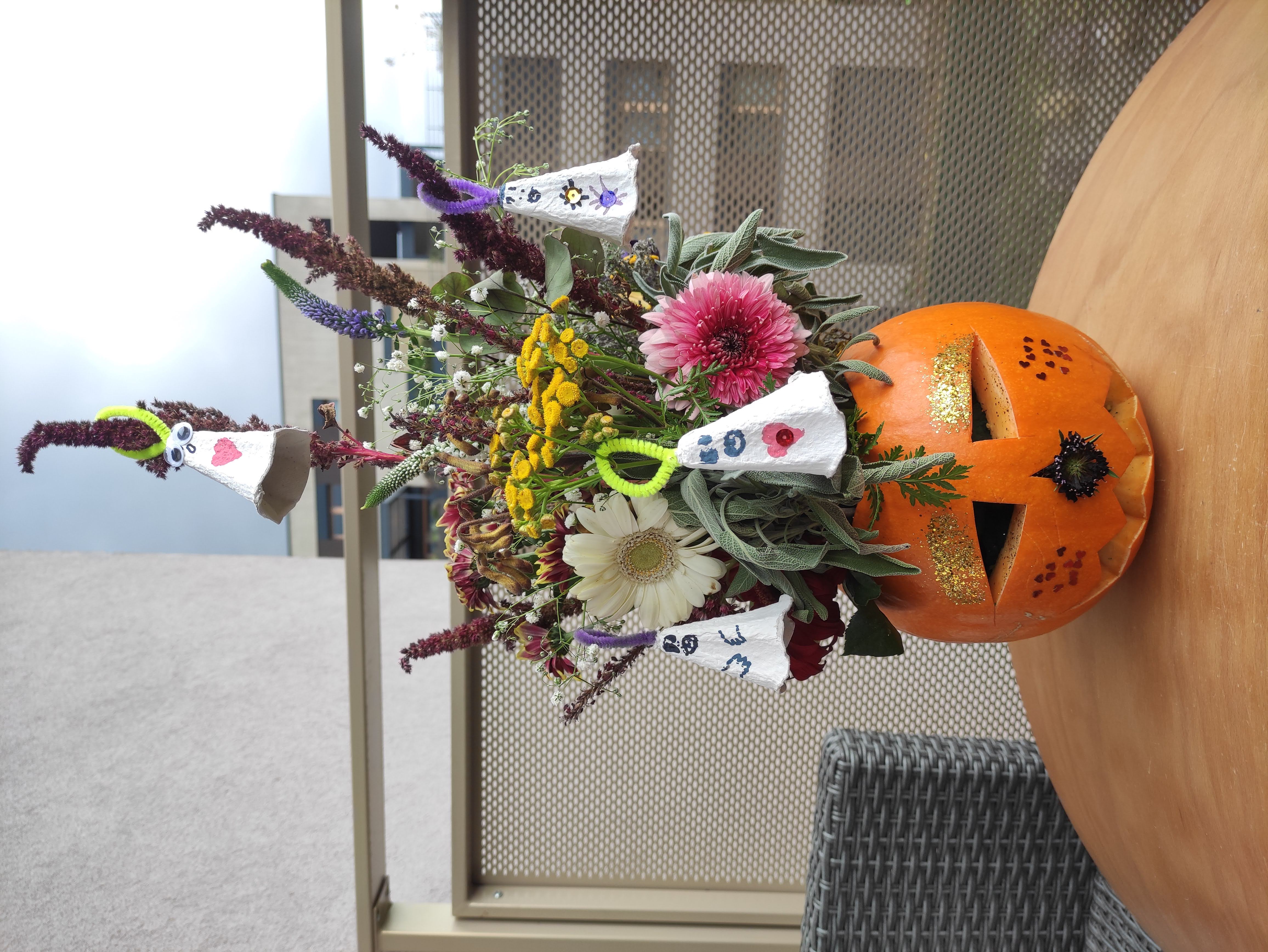 Duhovi za vješanje od kartona za jaja