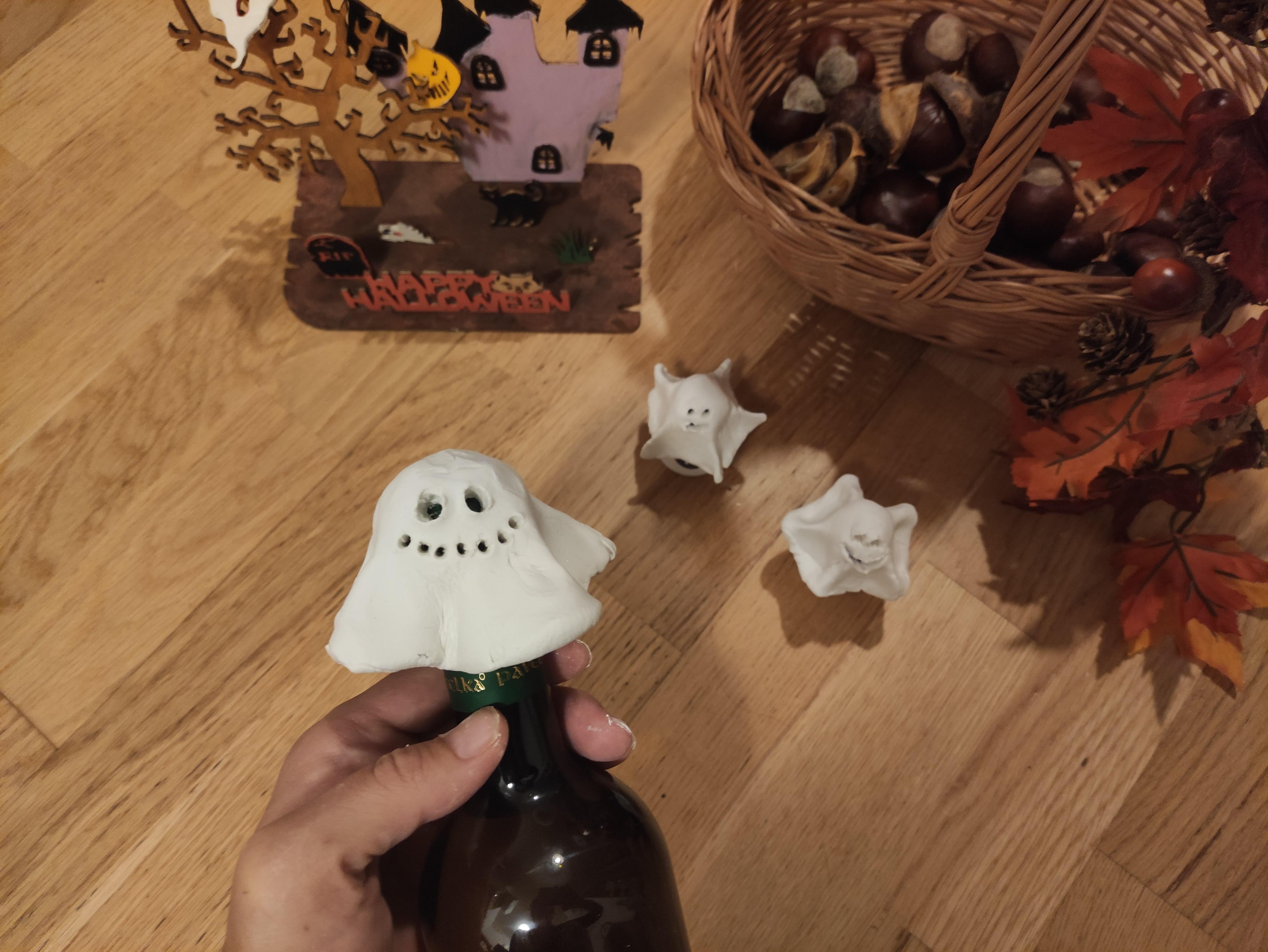 Svjetleći duhovi od mase koja se stvrdnjava na zraku